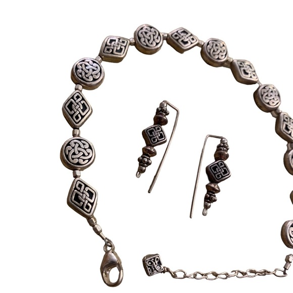 Silver Necklace & Earring Set Tribal Design Shapes - Picture 5 of 7